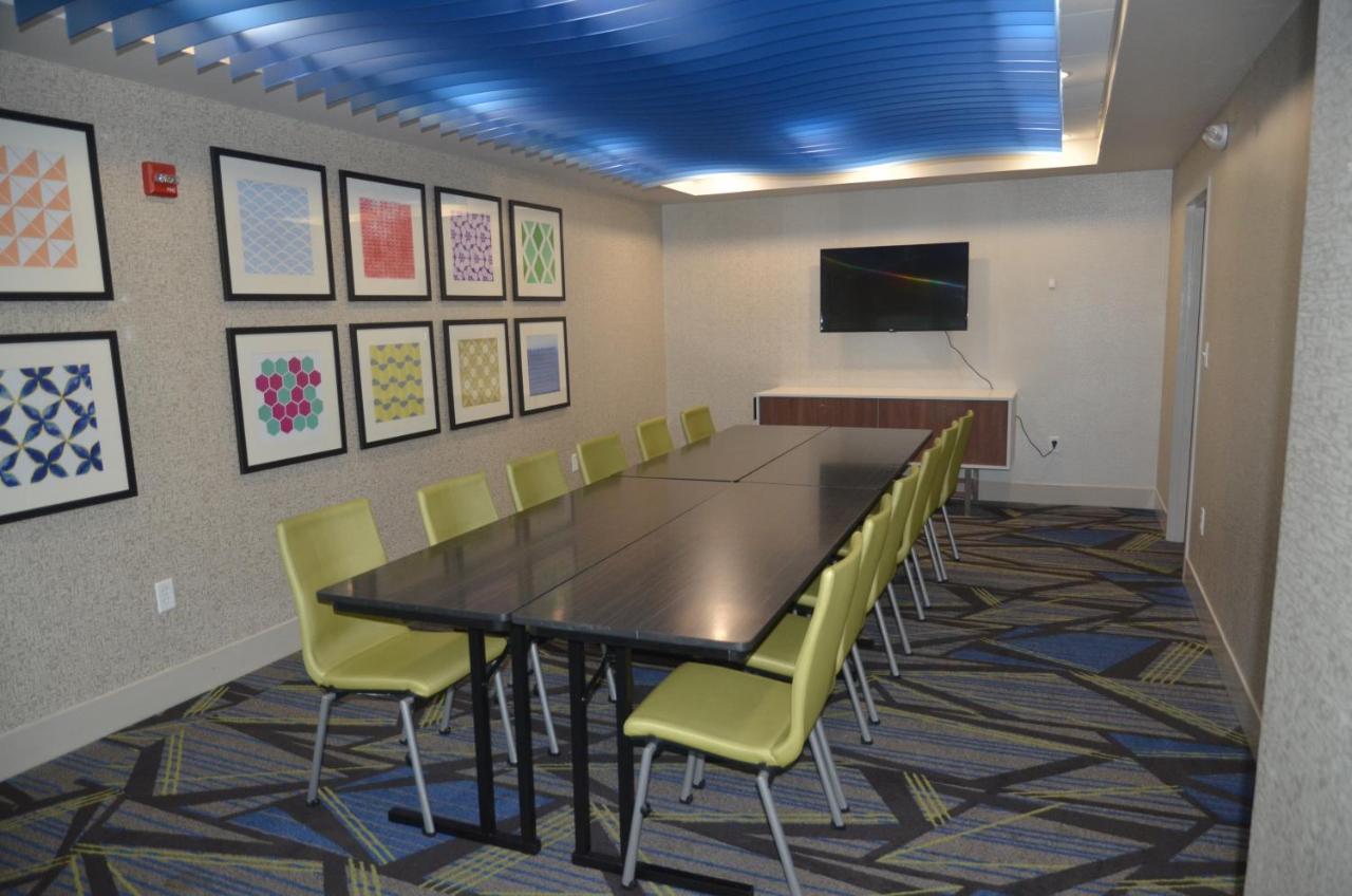 Holiday Inn Express Hotel & Suites Rochester By Ihg Экстерьер фото