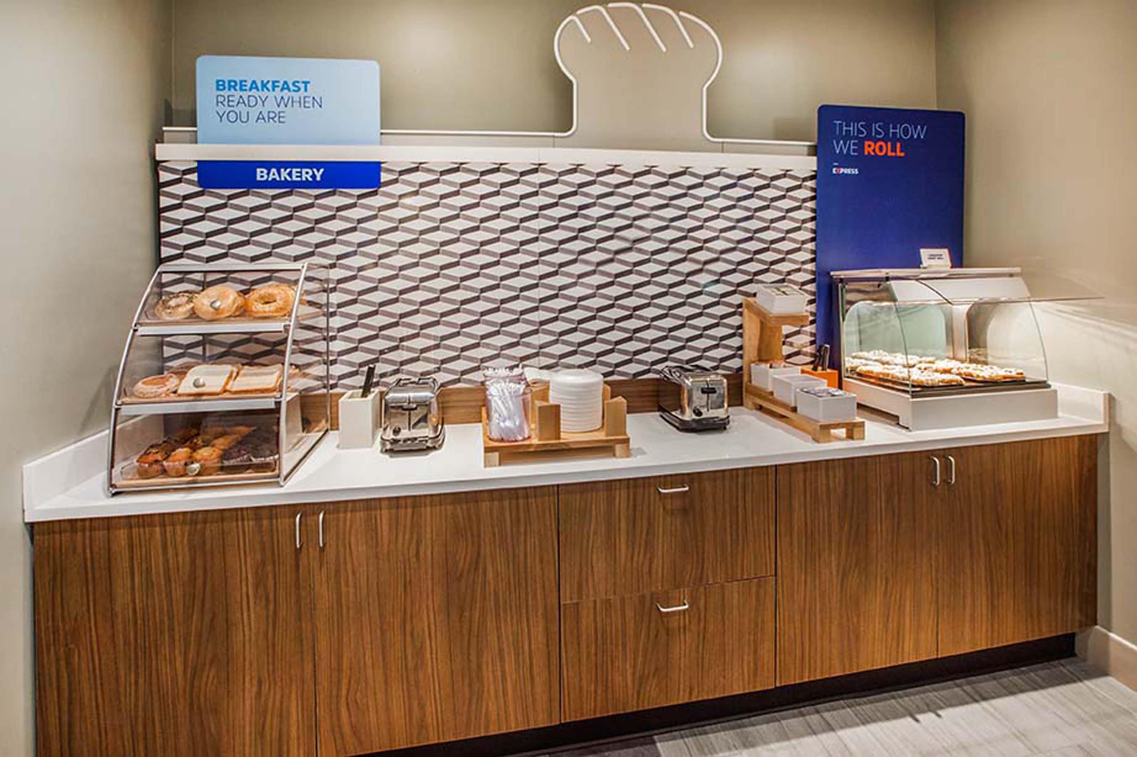 Holiday Inn Express Hotel & Suites Rochester By Ihg Экстерьер фото