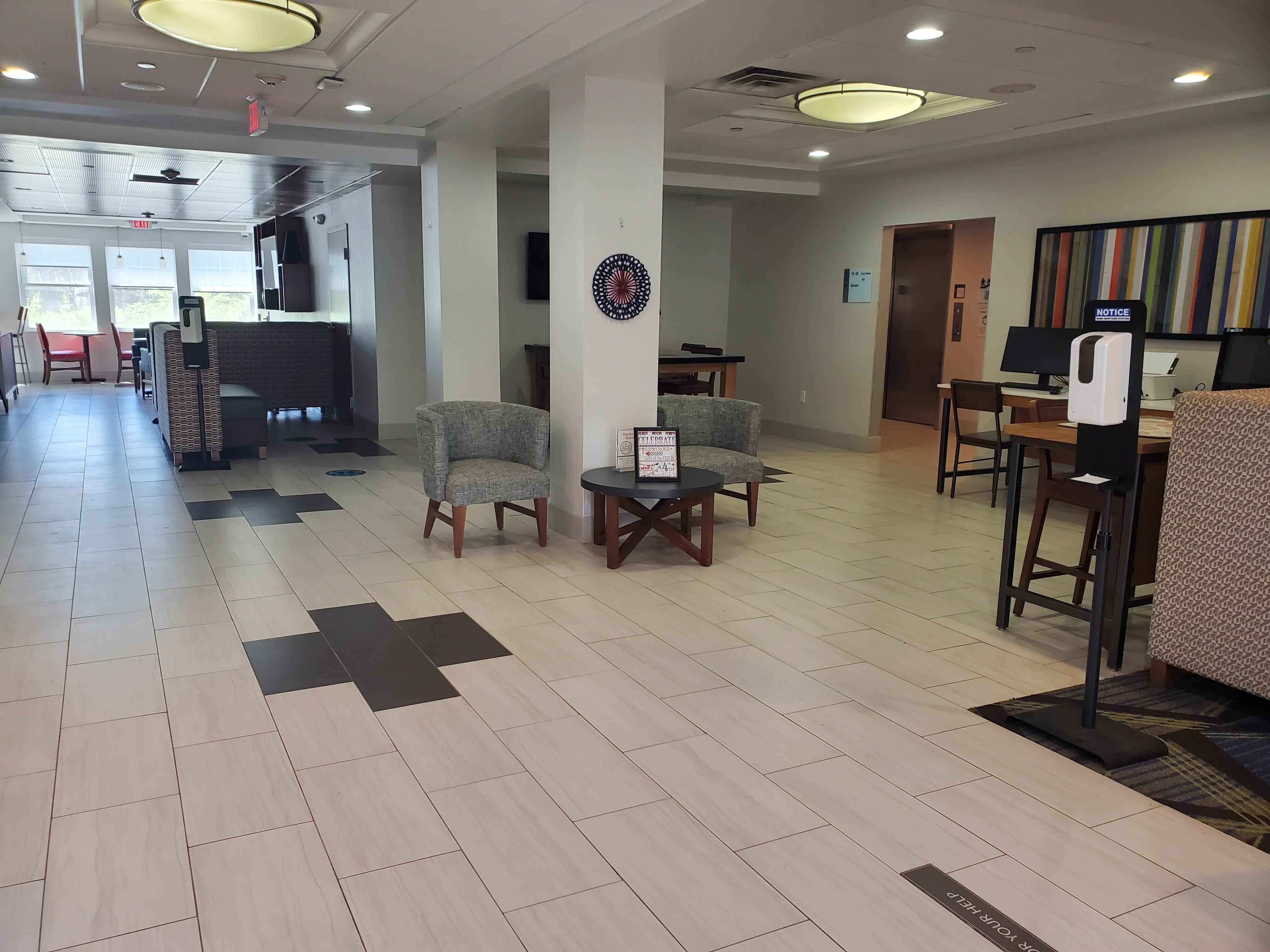 Holiday Inn Express Hotel & Suites Rochester By Ihg Экстерьер фото